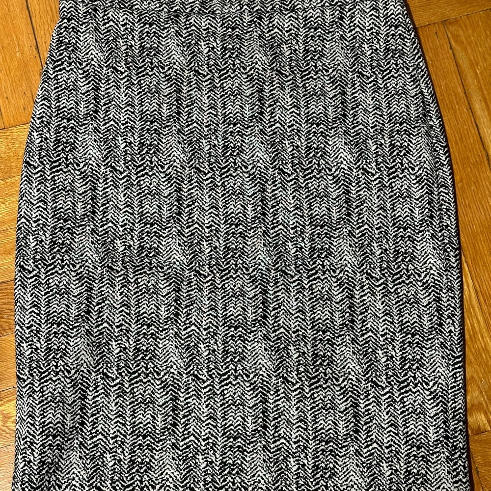Banana Republic Black and White Pencil Skirt